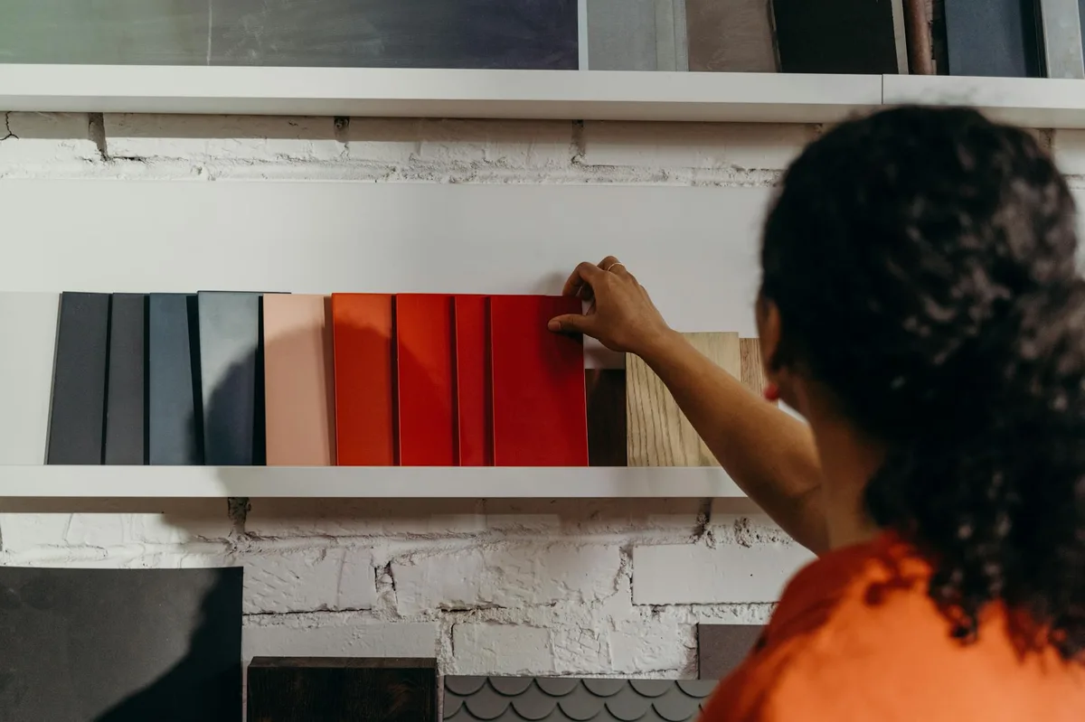 Person evaluating options to choose an IPTV provider